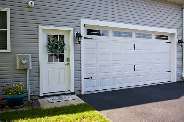 24/7 Emergency Garage Door Panel Replacement experts in Luck, WI
